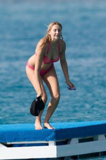 Stephanie Pratt feet photo thumbnail