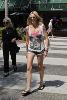 Stephanie Pratt feet photo thumbnail