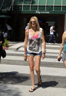 Stephanie Pratt feet photo thumbnail