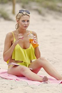 Stephanie Pratt feet photo thumbnail