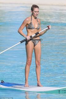 Stephanie Pratt feet photo thumbnail