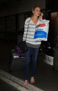 Stephanie Pratt feet photo thumbnail