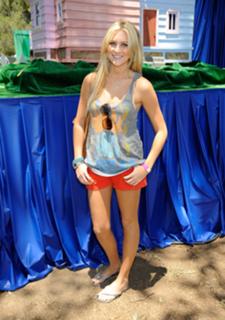 Stephanie Pratt feet photo thumbnail