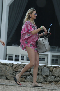 Stephanie Pratt feet photo thumbnail