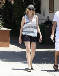 Stephanie Pratt feet photo thumbnail