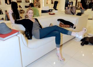 Stephanie Pratt feet photo thumbnail
