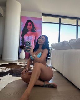 Stephanie Rao feet photo 17