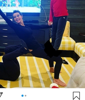 Stephanie Ruhle feet photo thumbnail