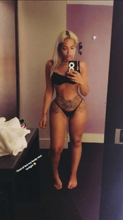 Stephanie Santiago feet photo 4