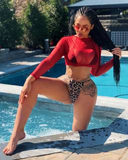 Stephanie Santiago feet photo 8