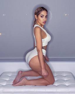 Stephanie Santiago feet photo 13