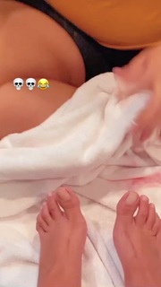Stephanie Santiago feet photo 9