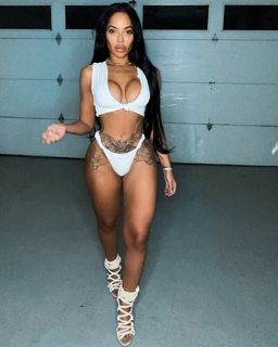 Stephanie Santiago feet photo 20