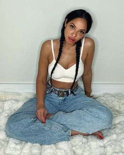 Stephanie Santiago feet photo 14