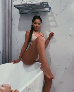 Stephanie Santiago feet photo 14