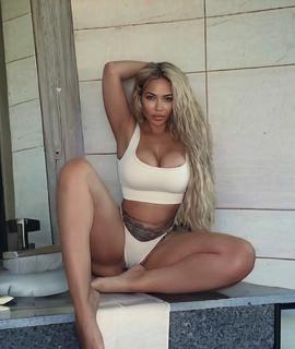 Stephanie Santiago feet photo 8