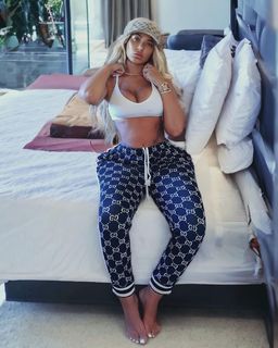Stephanie Santiago feet photo 14