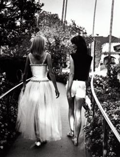 Stephanie Seymour feet photo thumbnail