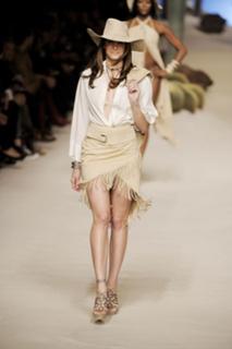 Stephanie Seymour feet photo thumbnail