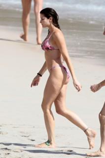 Stephanie Seymour feet photo thumbnail