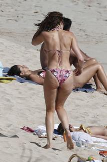 Stephanie Seymour feet photo thumbnail