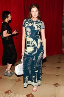 Stephanie Seymour feet photo thumbnail