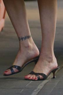 Stephanie Seymour feet photo thumbnail