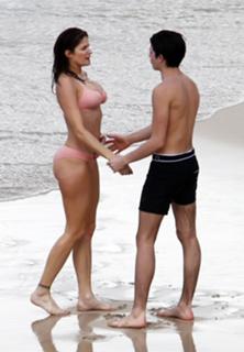 Stephanie Seymour feet photo thumbnail