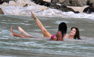 Stephanie Seymour feet photo thumbnail