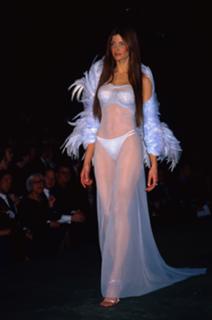 Stephanie Seymour feet photo thumbnail