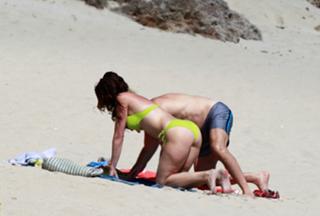 Stephanie Seymour feet photo thumbnail