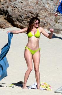 Stephanie Seymour feet photo thumbnail