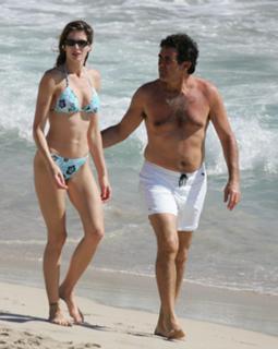 Stephanie Seymour feet photo thumbnail