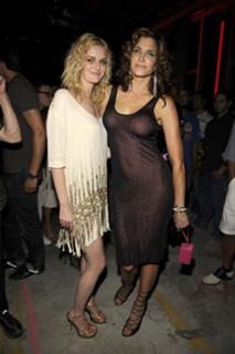 Stephanie Seymour feet photo thumbnail