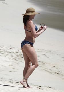 Stephanie Seymour feet photo thumbnail