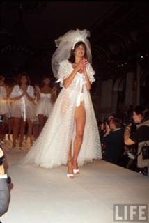 Stephanie Seymour feet photo thumbnail