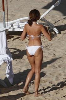 Stephanie Seymour feet photo thumbnail