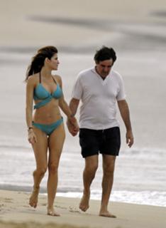 Stephanie Seymour feet photo thumbnail