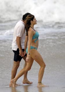 Stephanie Seymour feet photo thumbnail