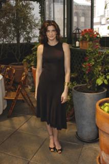 Stephanie Seymour feet photo thumbnail