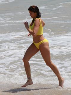 Stephanie Seymour feet photo thumbnail