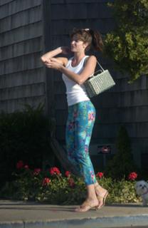 Stephanie Seymour feet photo thumbnail