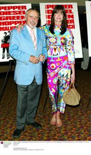 Stephanie Seymour feet photo thumbnail