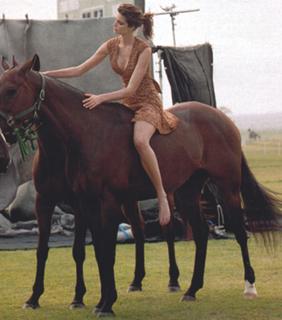 Stephanie Seymour feet photo thumbnail