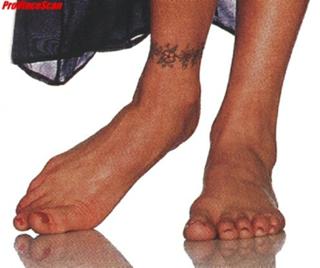 Stephanie Seymour feet photo thumbnail