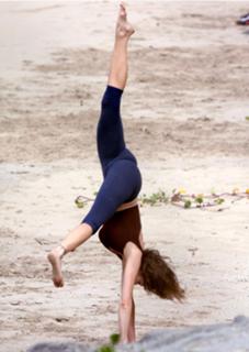 Stephanie Seymour feet photo thumbnail