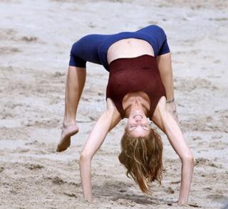 Stephanie Seymour feet photo thumbnail