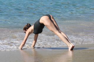 Stephanie Seymour feet photo thumbnail