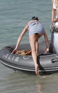 Stephanie Seymour feet photo thumbnail