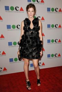 Stephanie Seymour feet photo thumbnail